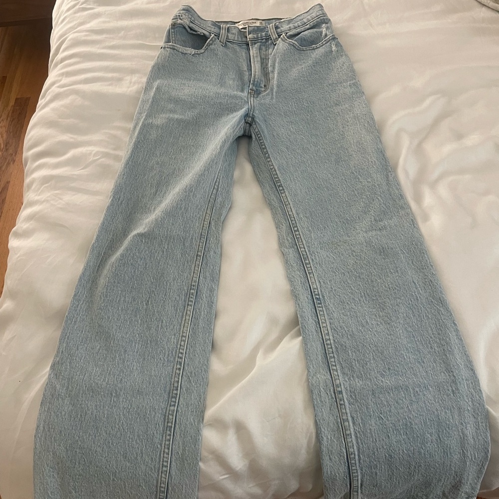 Abercrombie & Fitch High Rise 90s Relaxed Jean